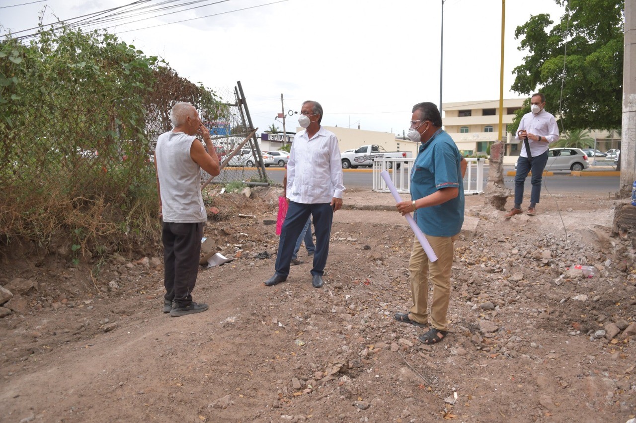 thumbnail_16.07.20 Anuncia Alcalde programa de limpieza y desazolve del callejón Colombia en la col. Los Pinos (9)