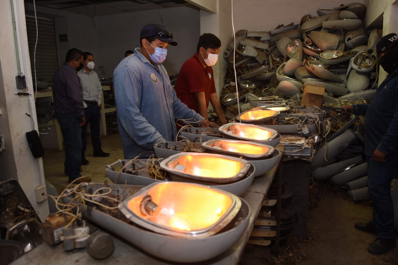 Gobierno de Culiacán realiza donación de lámparas al municipio de Navolato (1)