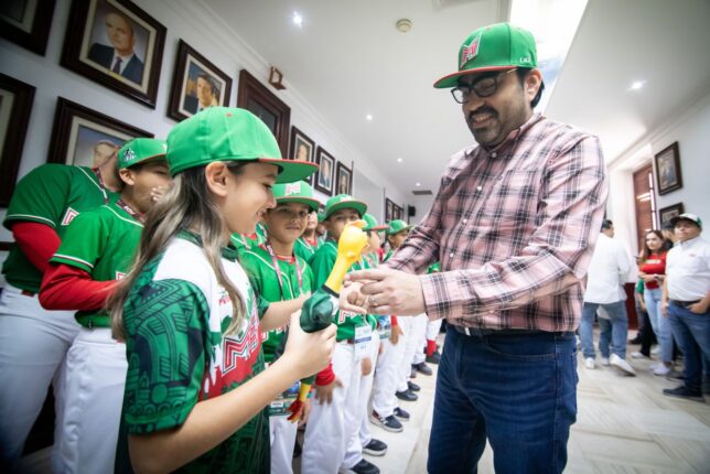Juan de Dios Gámez Mendívil abandera a Selección Mexicana de Béisbol del Campeonato Panamericano Culiacán 2022 (7)
