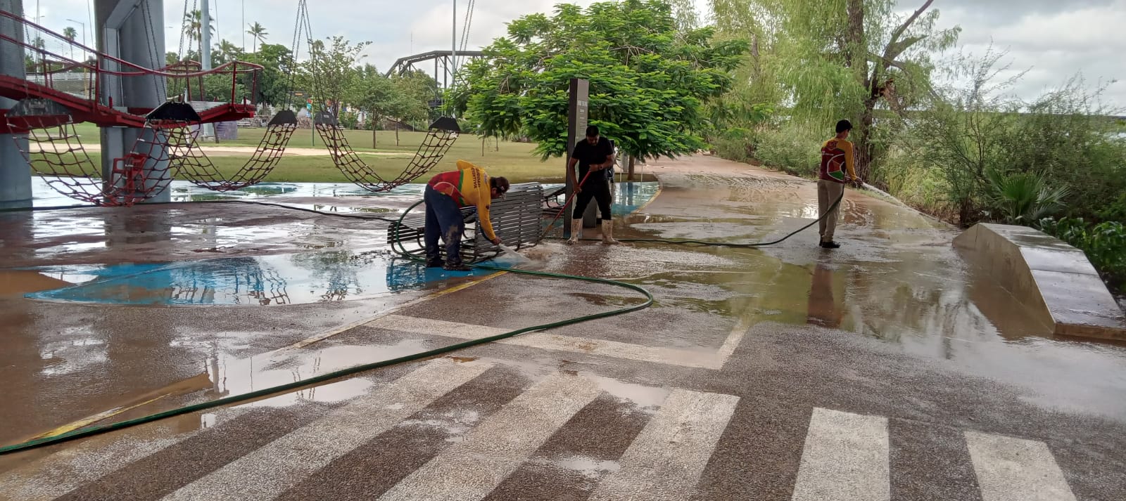 17.08.22 labores de limpieza en el Parque Acuático (8)